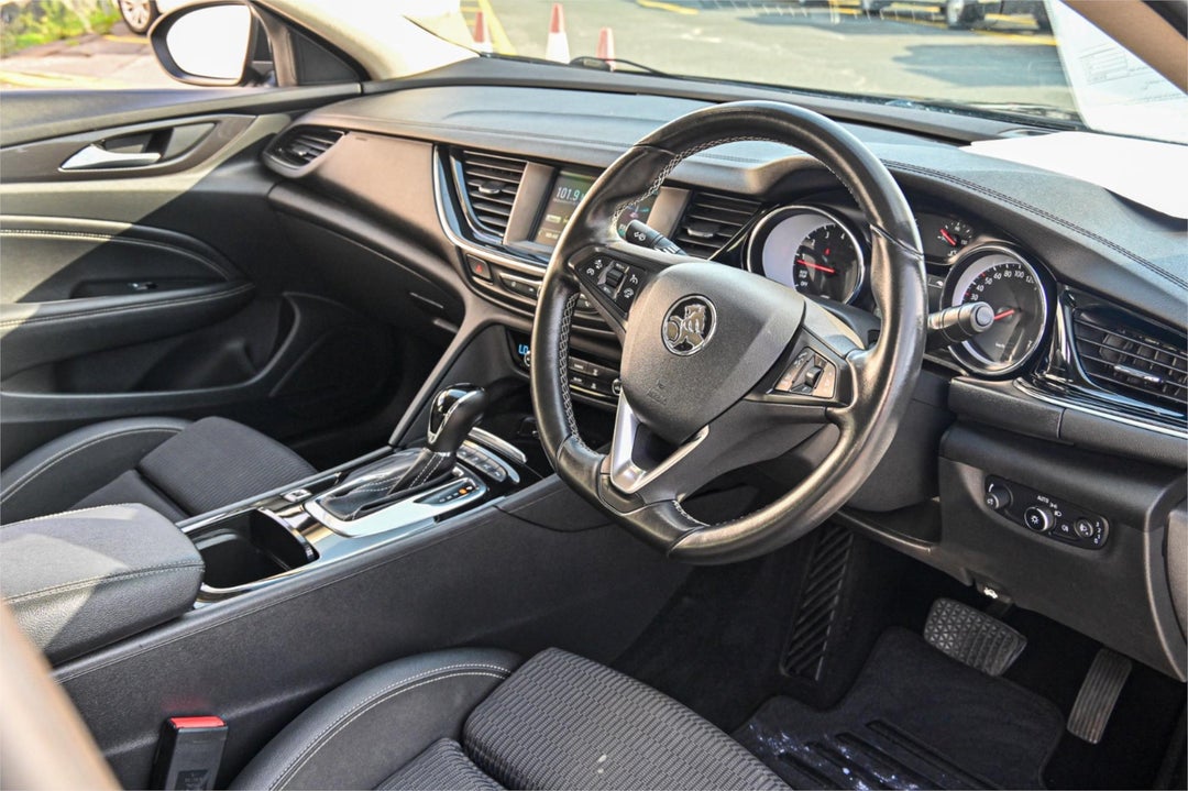 2018 Holden Commodore Rs, Automatic, 108447 km, Photo 6