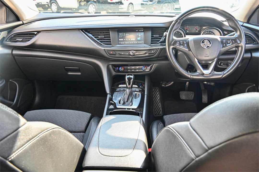 2018 Holden Commodore Rs, Automatic, 108447 km, Photo 7