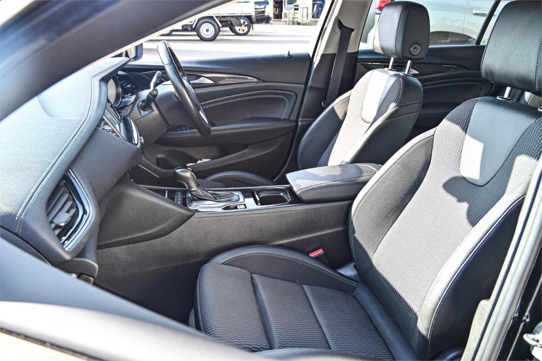 2018 Holden Commodore Rs, Automatic, 108447 km, Photo 16