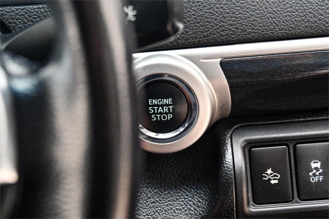 2016 Toyota Camry Atara Sl, Automatic, 63392 km, Photo 11