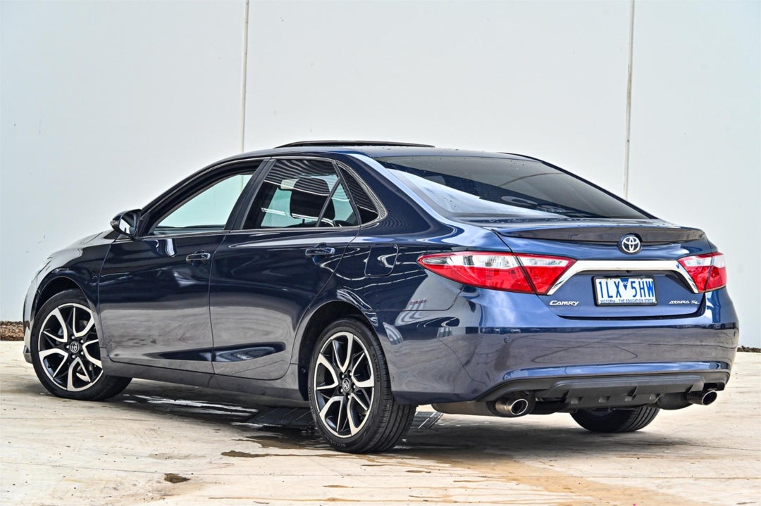 2016 Toyota Camry Atara Sl, Automatic, 63392 km, Photo 2