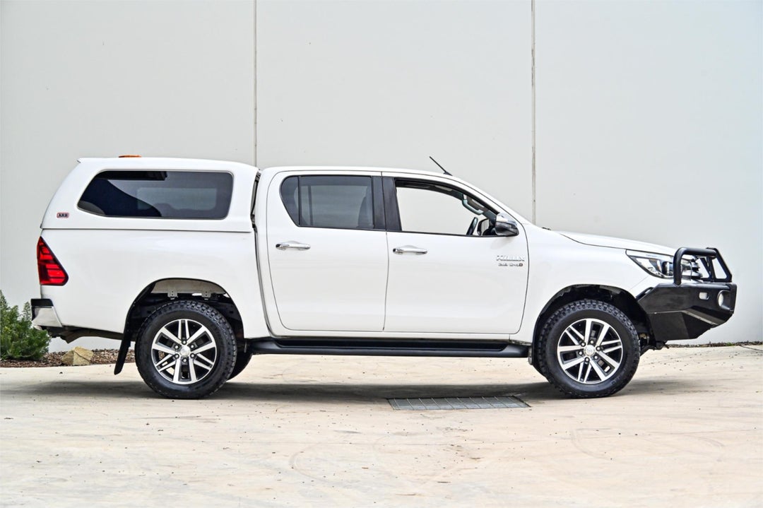 2017 Toyota Hilux Sr5, Automatic, 345510 km, Photo 3
