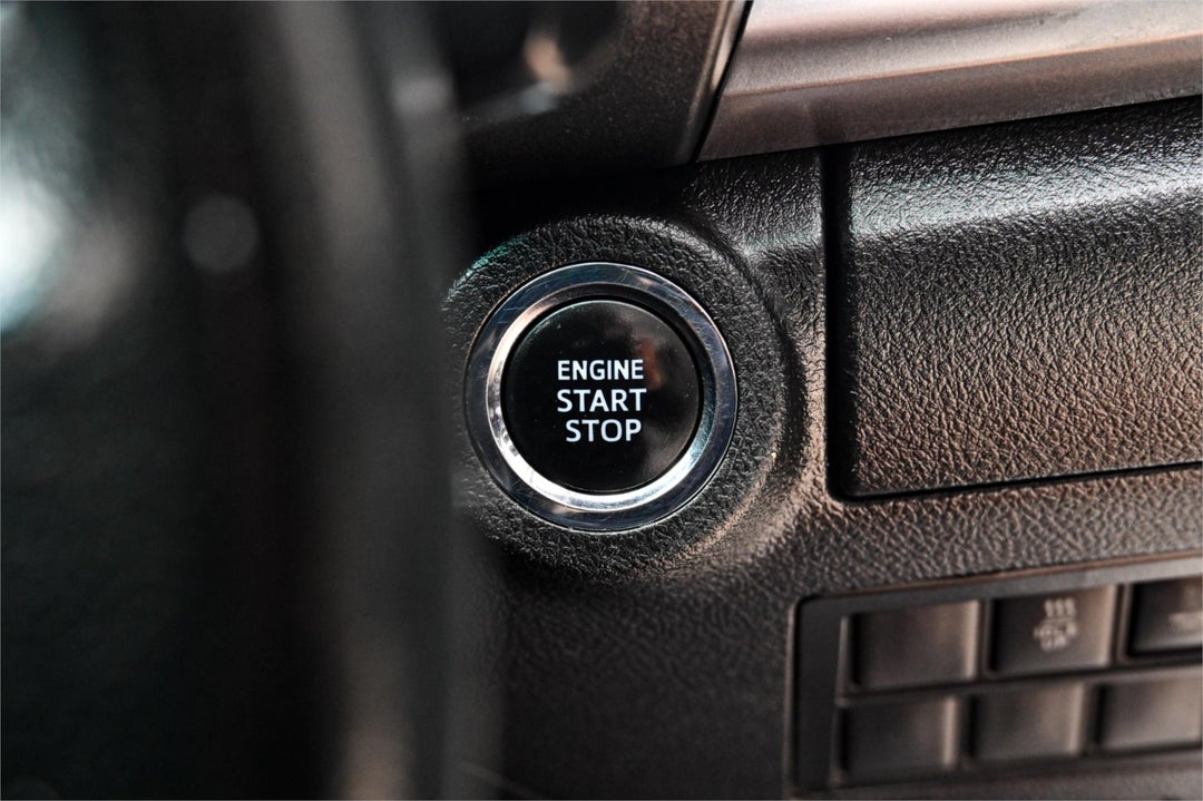 2017 Toyota Hilux Sr5, Automatic, 345510 km, Photo 11