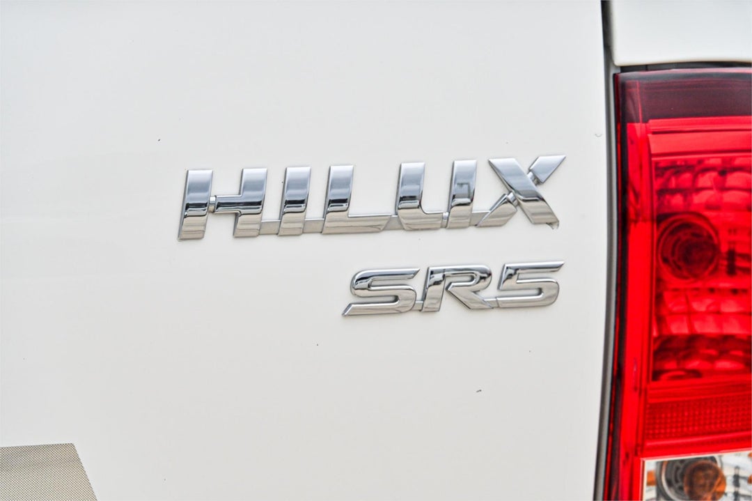 2017 Toyota Hilux Sr5, Automatic, 345510 km, Photo 4
