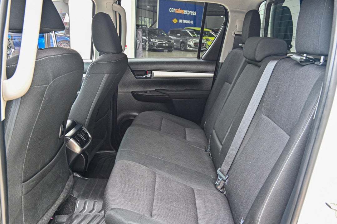 2017 Toyota Hilux Sr5, Automatic, 345510 km, Photo 17