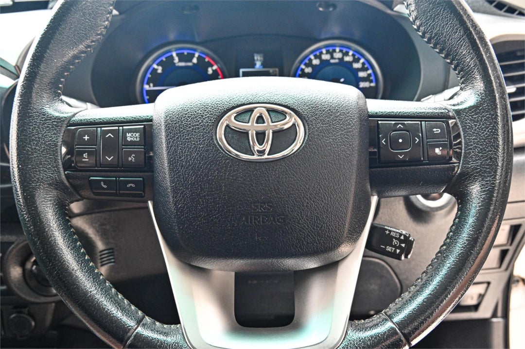 2017 Toyota Hilux Sr5, Automatic, 345510 km, Photo 9