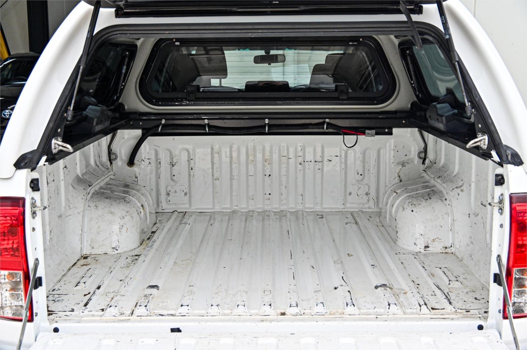 2017 Toyota Hilux Sr5, Automatic, 345510 km, Photo 19