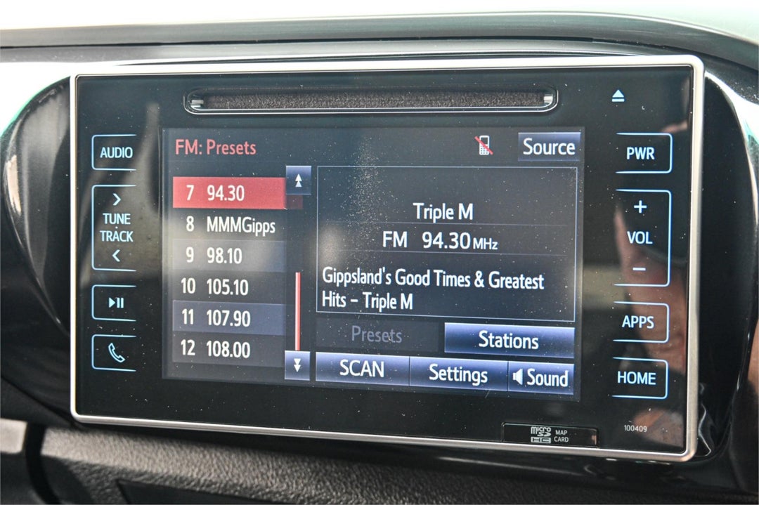 2017 Toyota Hilux Sr5, Automatic, 345510 km, Photo 14