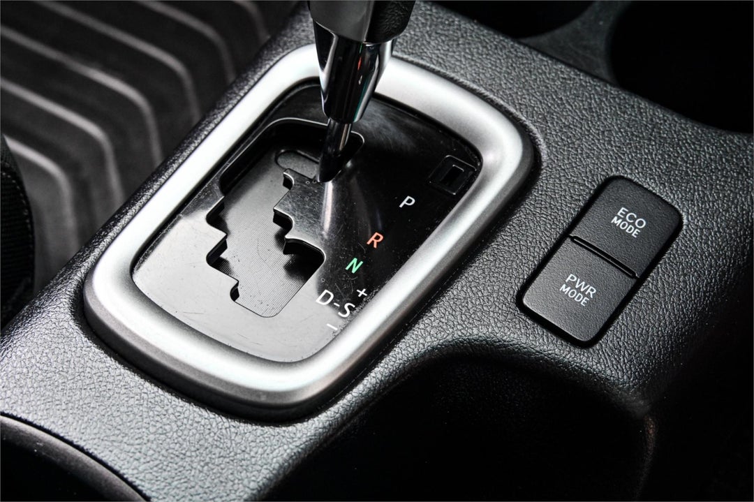 2017 Toyota Hilux Sr5, Automatic, 345510 km, Photo 8