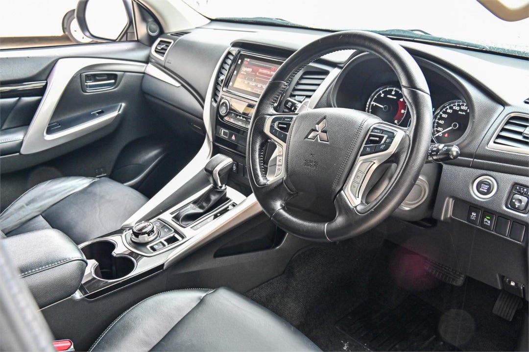 2015 Mitsubishi Pajero Sport Gls, Automatic, 141865 km, Photo 5