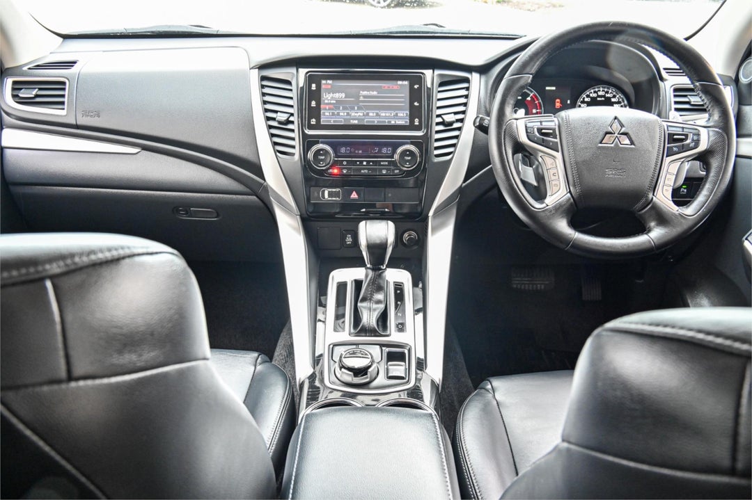 2015 Mitsubishi Pajero Sport Gls, Automatic, 141865 km, Photo 6