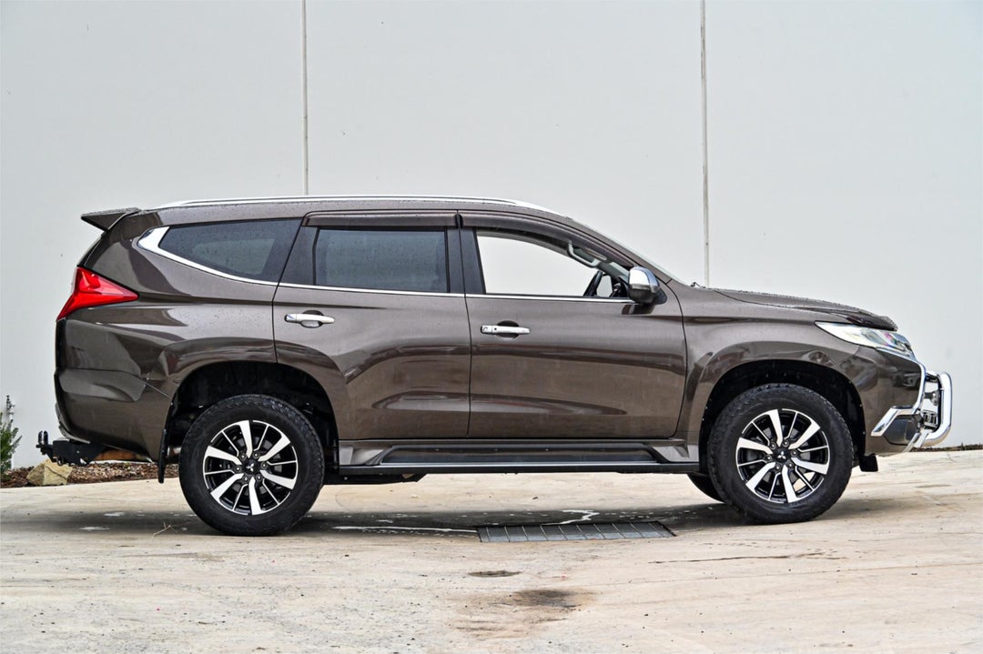 2015 Mitsubishi Pajero Sport Gls, Automatic, 141865 km, Photo 3