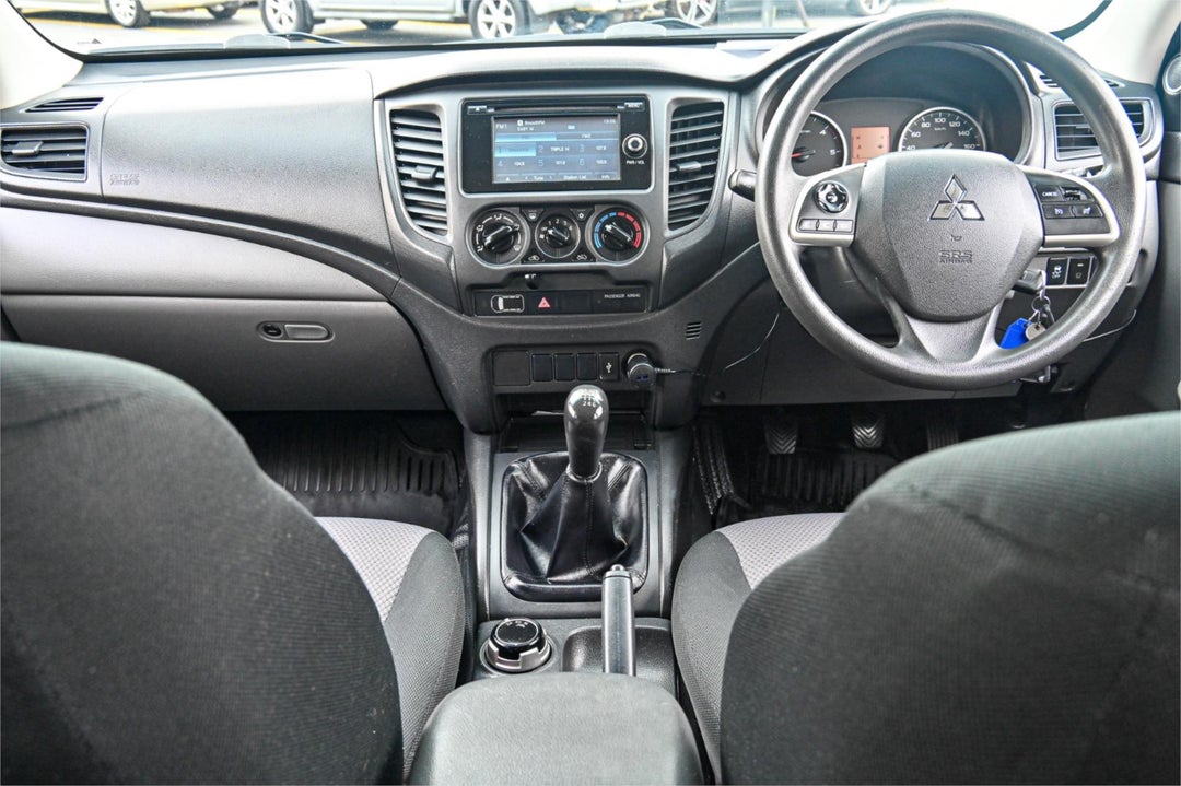 2017 Mitsubishi Triton Glx, Manual, 135943 km, Photo 7