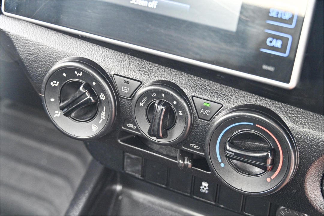 2019 Toyota Hilux Workmate, Automatic, 97376 km, Photo 18