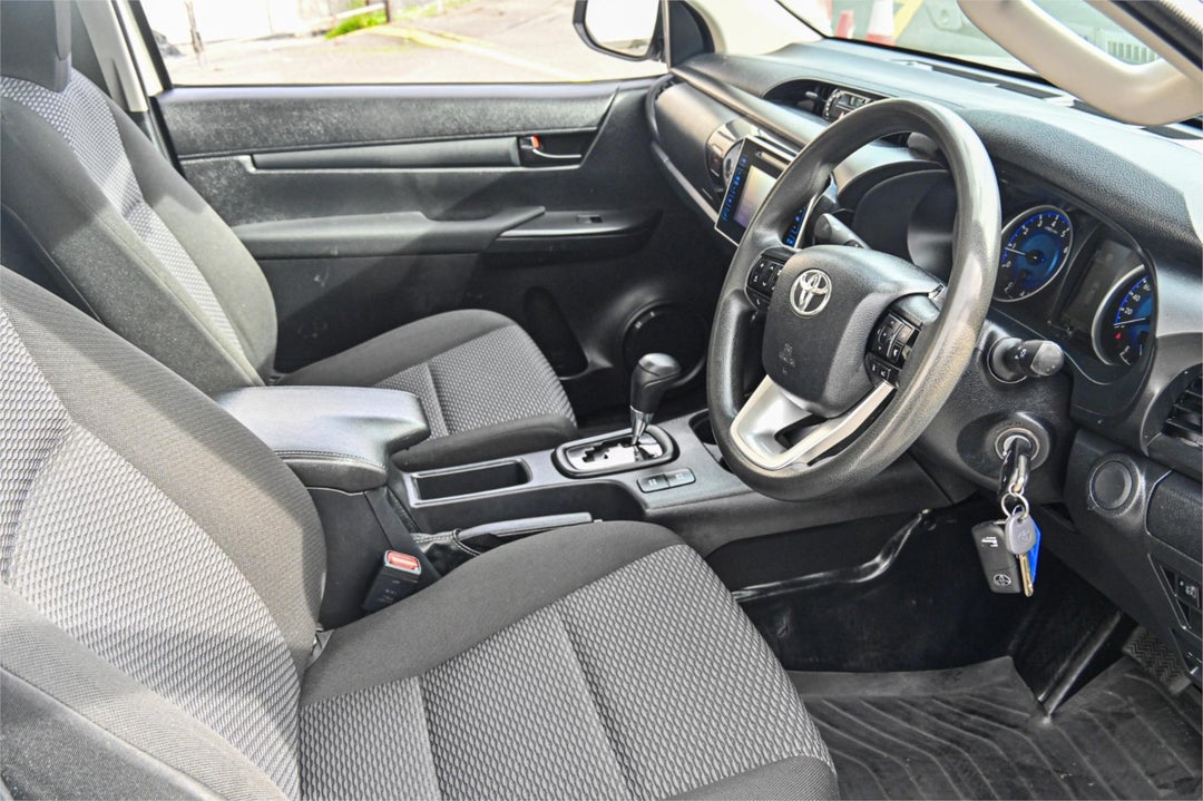 2019 Toyota Hilux Workmate, Automatic, 97376 km, Photo 9