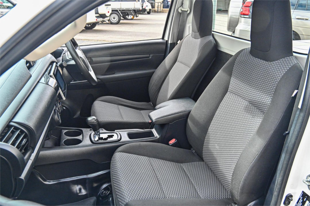 2019 Toyota Hilux Workmate, Automatic, 97376 km, Photo 19