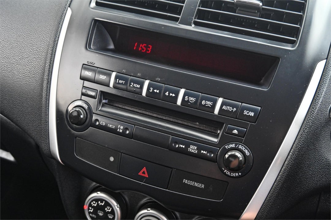 2011 Mitsubishi ASX (2WD), Manual, 137387 km, Photo 13