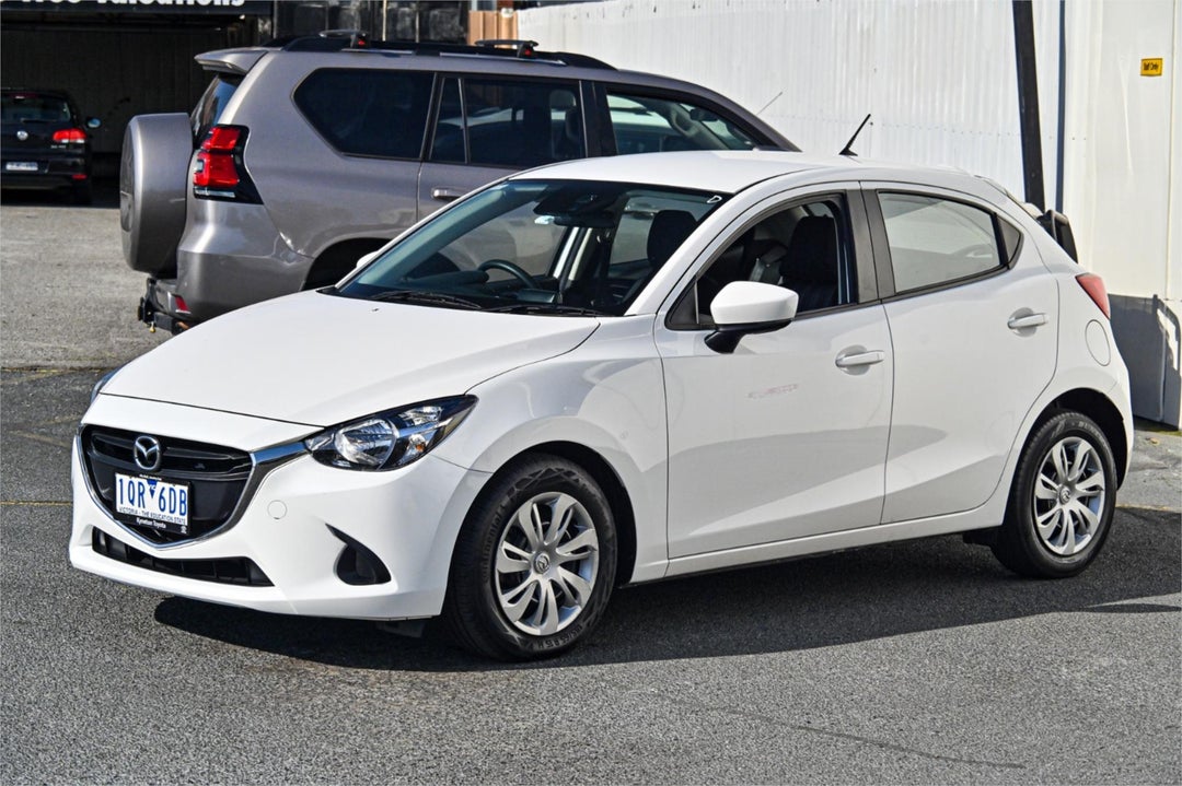 2017 Mazda 2 Neo, Automatic, 74931 km, Photo 2