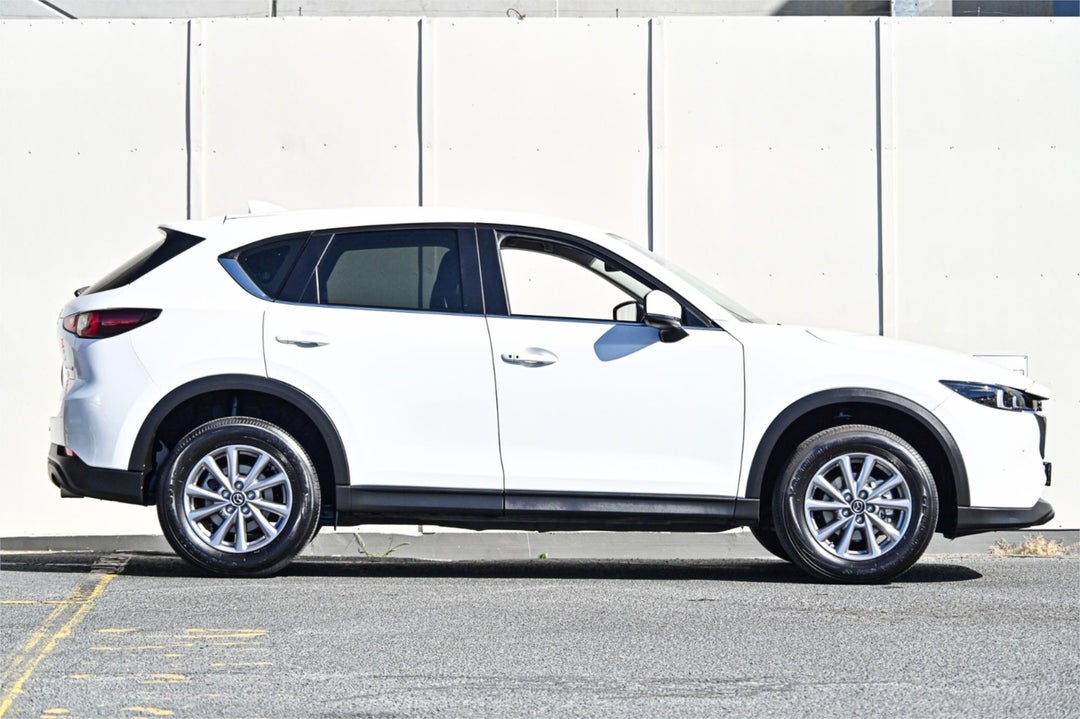 2022 Mazda CX-5 Touring, Automatic, 26709 km, Photo 3