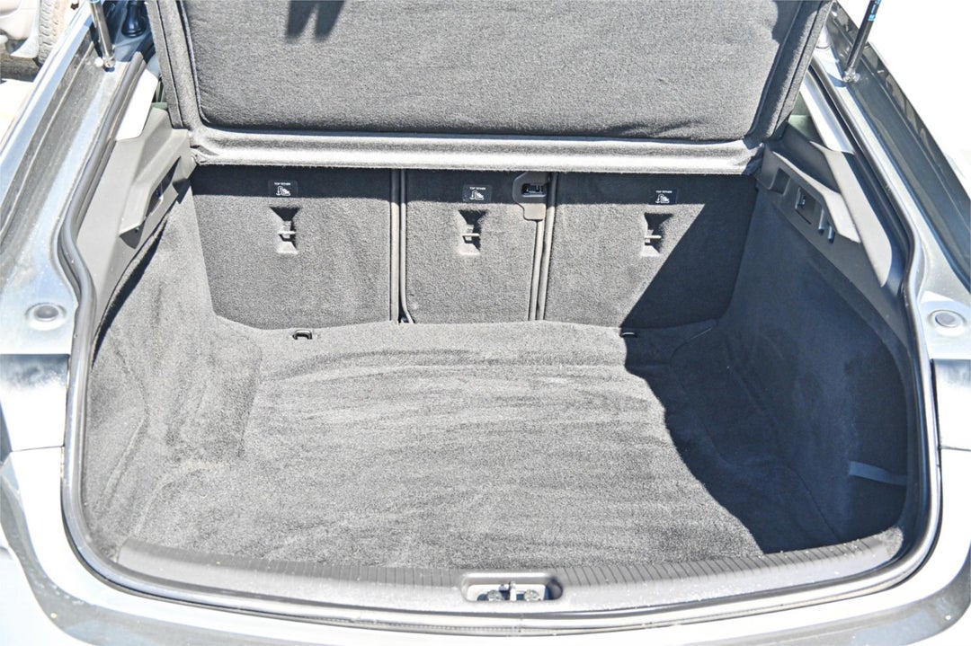 2018 Holden Commodore Rs, Automatic, 126961 km, Photo 19