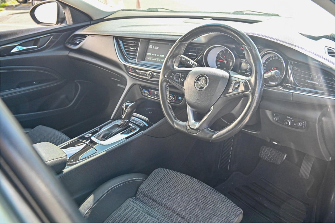 2018 Holden Commodore Rs, Automatic, 126961 km, Photo 7