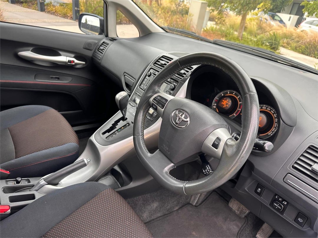 2011 Toyota Corolla Levin Zr, Automatic, 96066 km, Photo 12