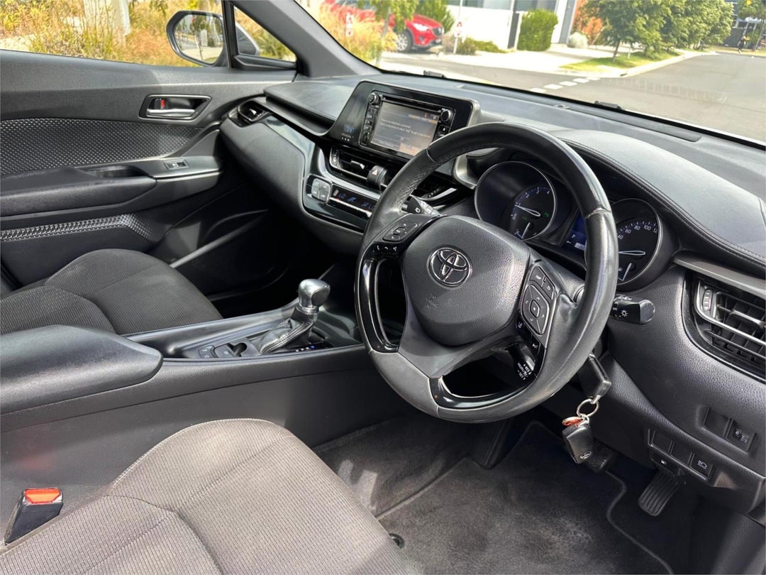 2017 Toyota C-HR (2wd), Automatic, 104500 km, Photo 7