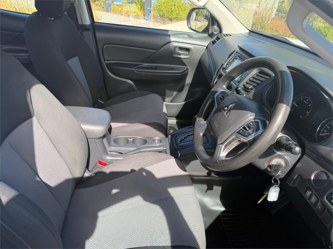 2020 Mitsubishi Triton Glx Adas, Automatic, 110000 km, Photo 13