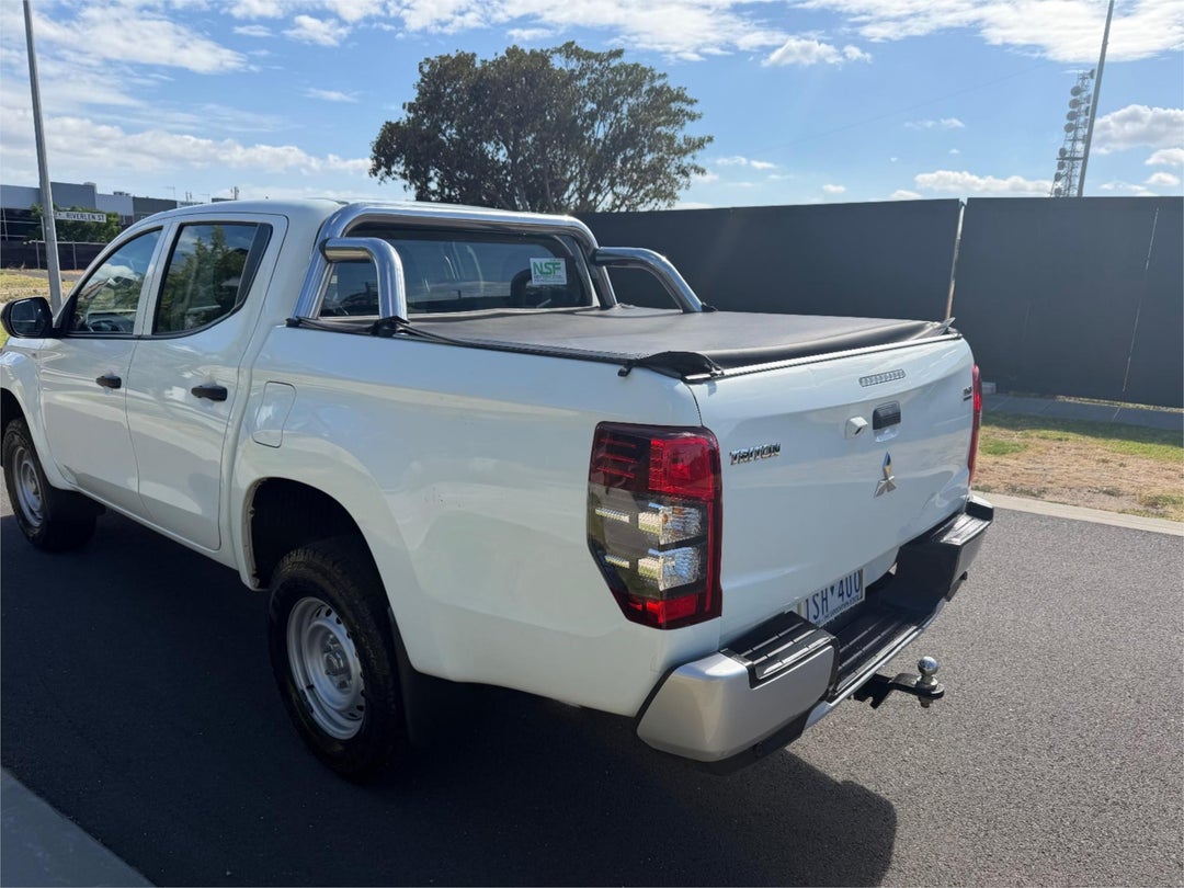 2020 Mitsubishi Triton Glx Adas, Automatic, 110000 km, Photo 3