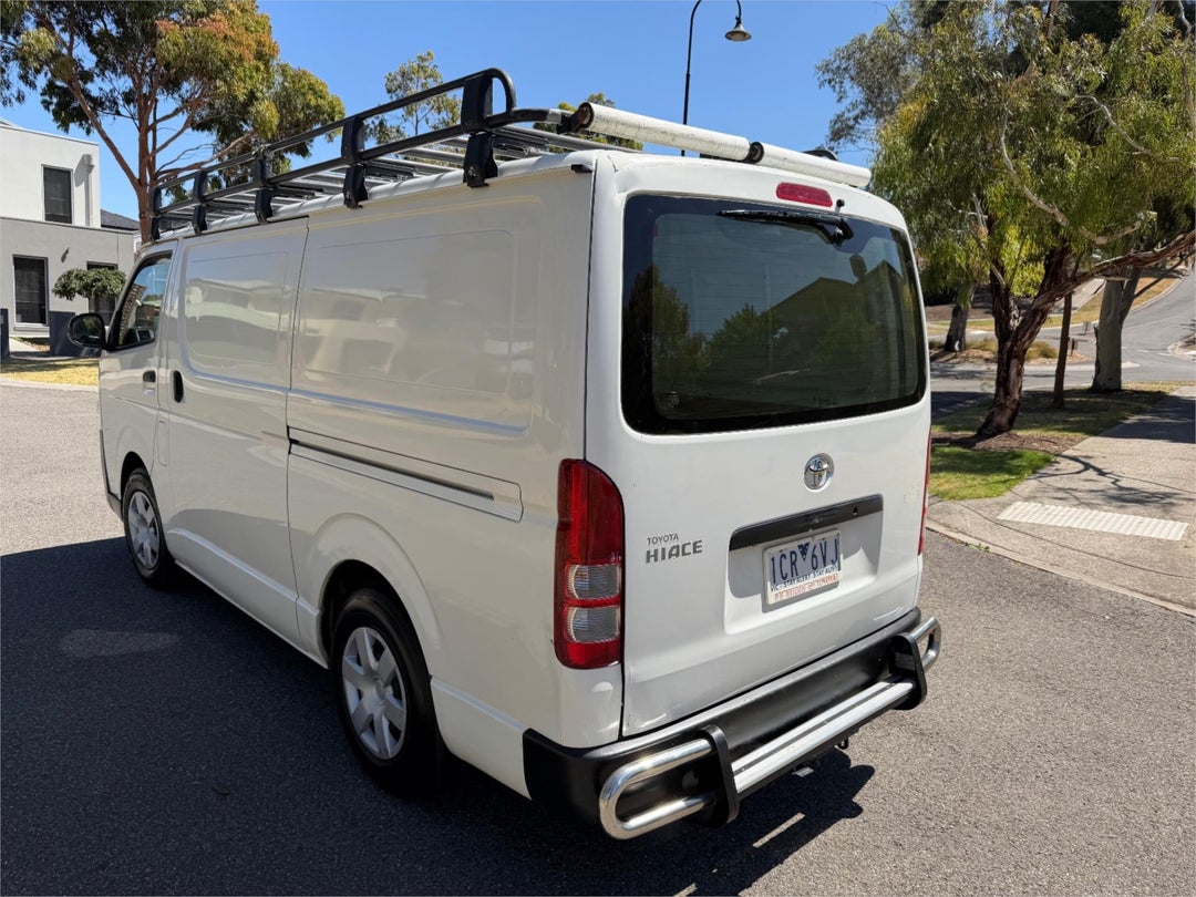 2014 Toyota Hiace Lwb, Automatic, 156667 km, Photo 3