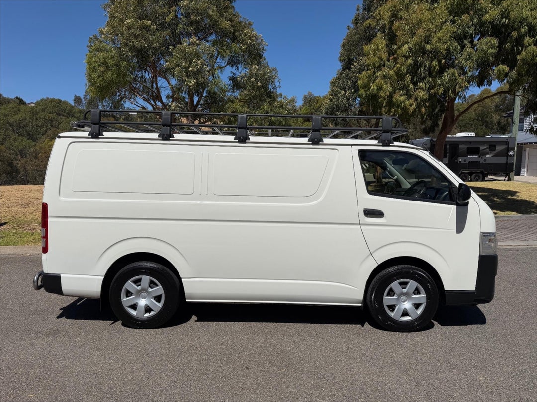 2014 Toyota Hiace Lwb, Automatic, 156667 km, Photo 6