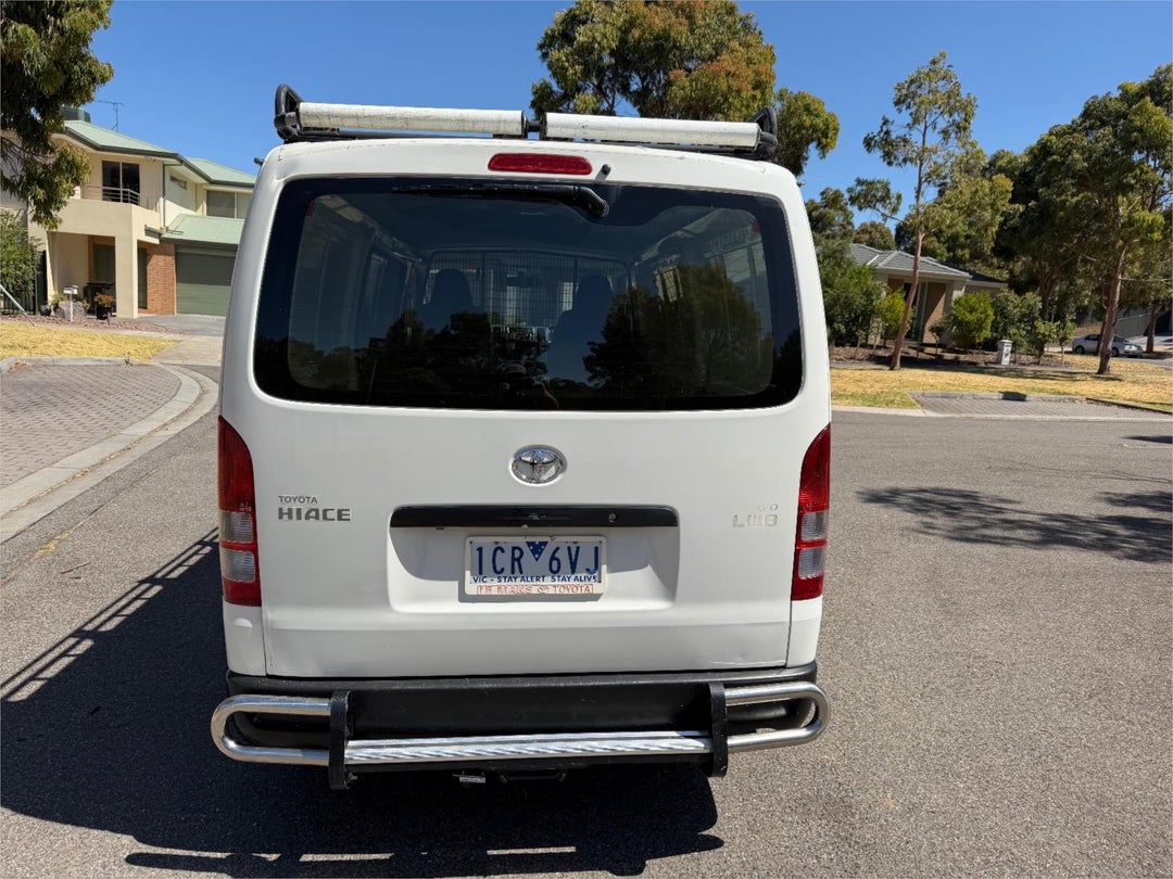 2014 Toyota Hiace Lwb, Automatic, 156667 km, Photo 4