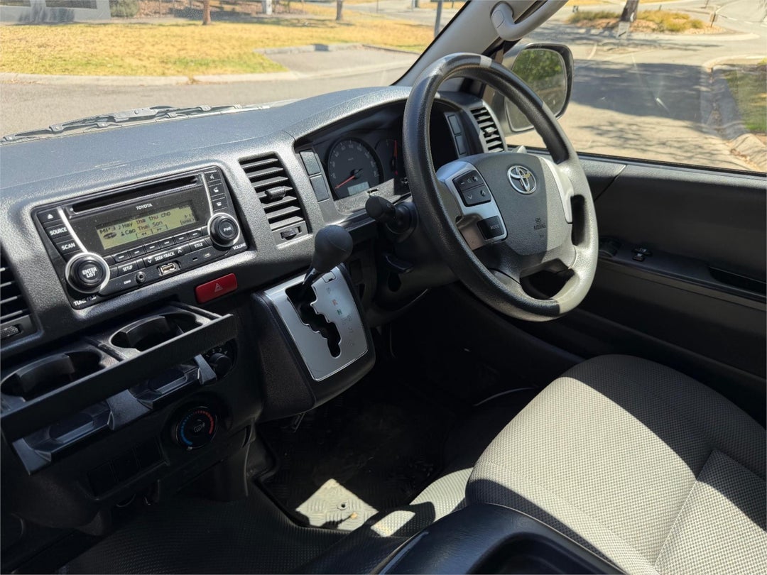 2014 Toyota Hiace Lwb, Automatic, 156667 km, Photo 12