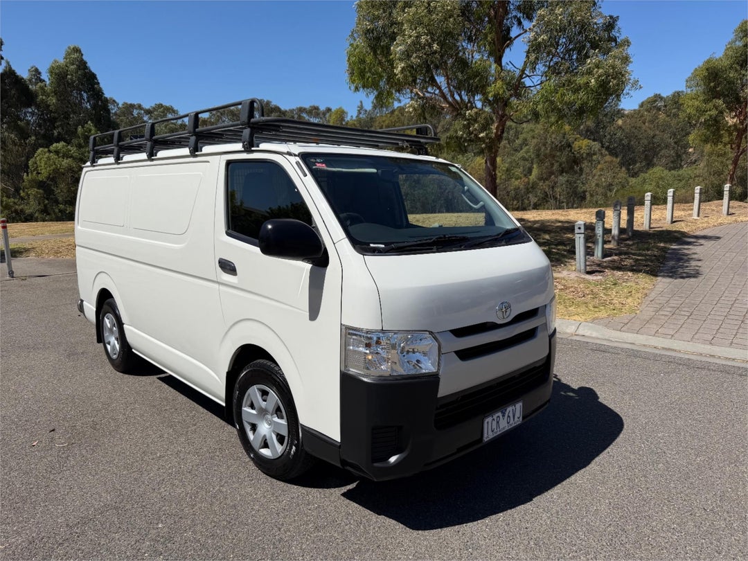 2014 Toyota Hiace Lwb, Automatic, 156667 km, Photo 1