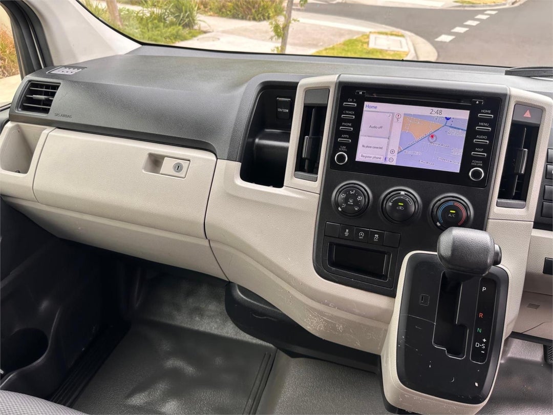 2020 Toyota Hiace Slwb, Automatic, 161946 km, Photo 9