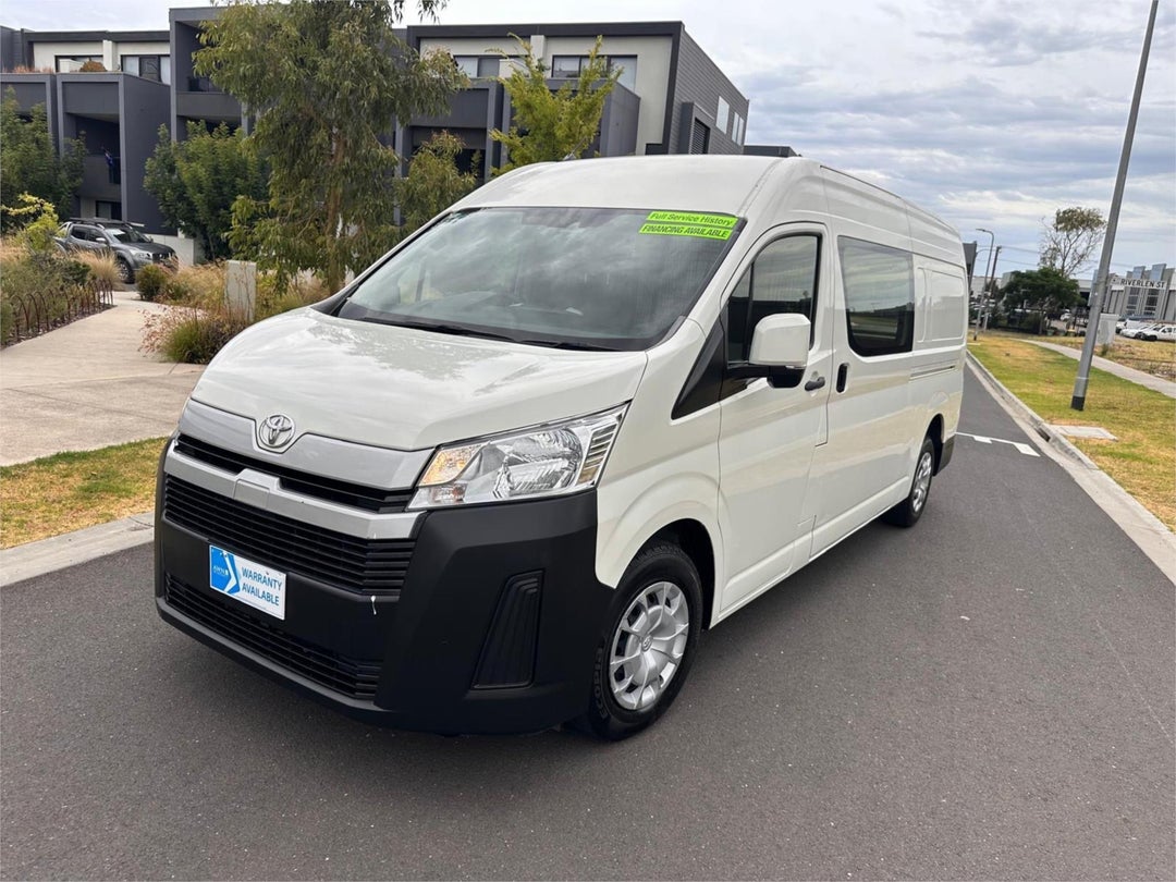 2020 Toyota Hiace Slwb, Automatic, 161946 km, Photo 2