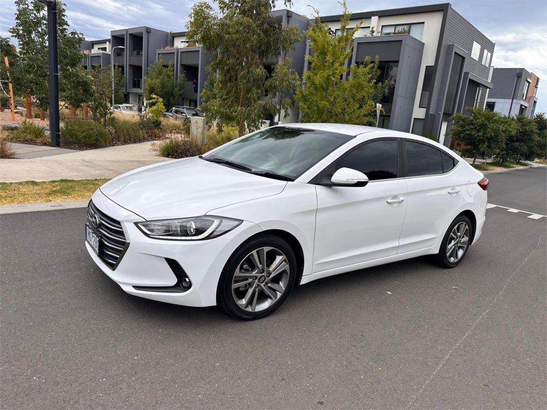 2017 Hyundai Elantra Elite, Automatic, 137111 km, Photo 3