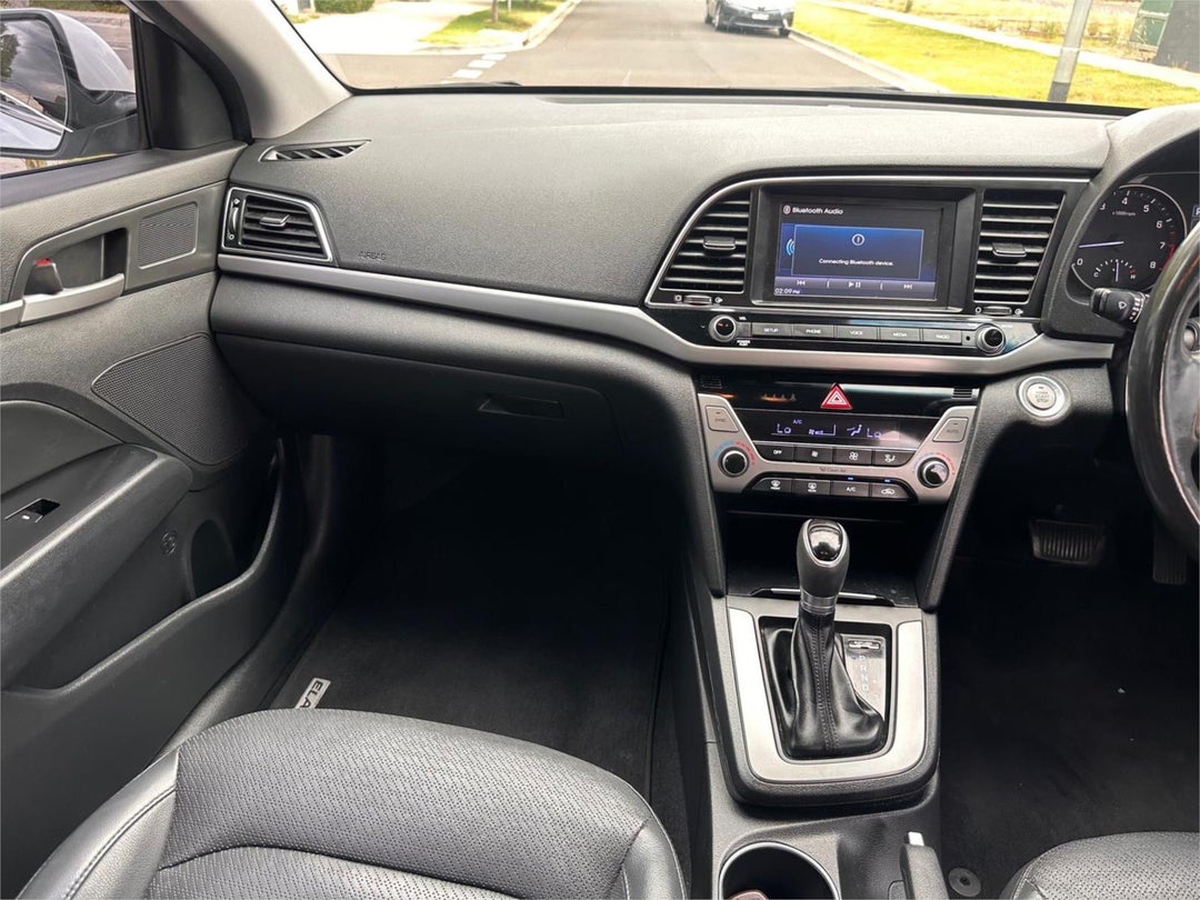 2017 Hyundai Elantra Elite, Automatic, 137111 km, Photo 14