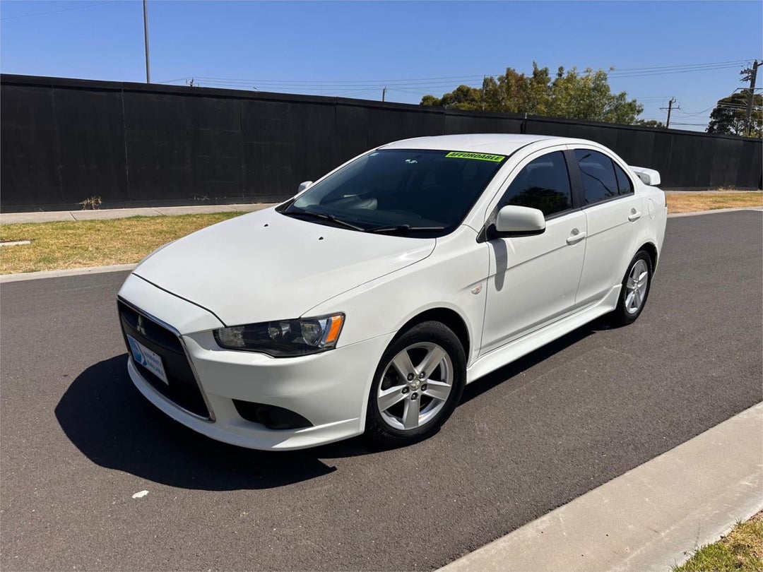 2013 Mitsubishi Lancer Es, Automatic, 113062 km, Photo 2