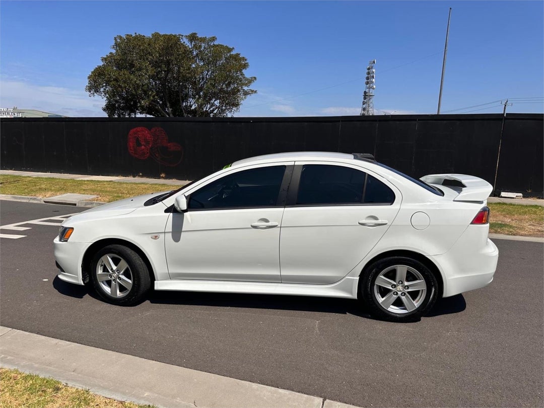 2013 Mitsubishi Lancer Es, Automatic, 113062 km, Photo 3