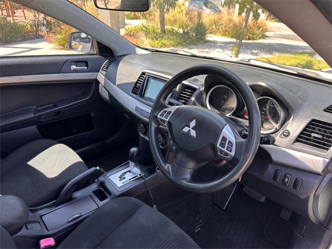 2013 Mitsubishi Lancer Es, Automatic, 113062 km, Photo 10