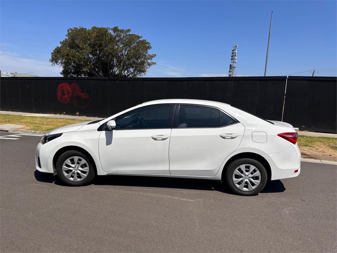 2014 Toyota Corolla Ascent, Automatic, 137100 km, Photo 2