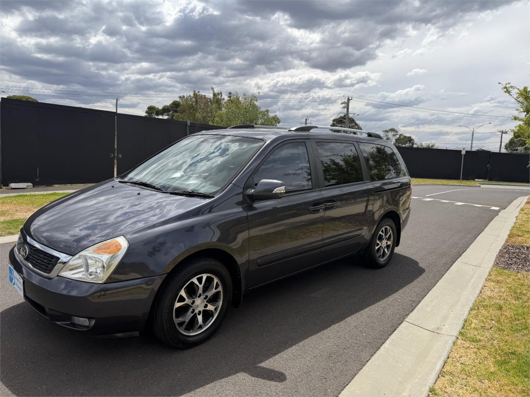 2014 Kia Grand Carnival Platinum, Automatic, 136273 km, Photo 3