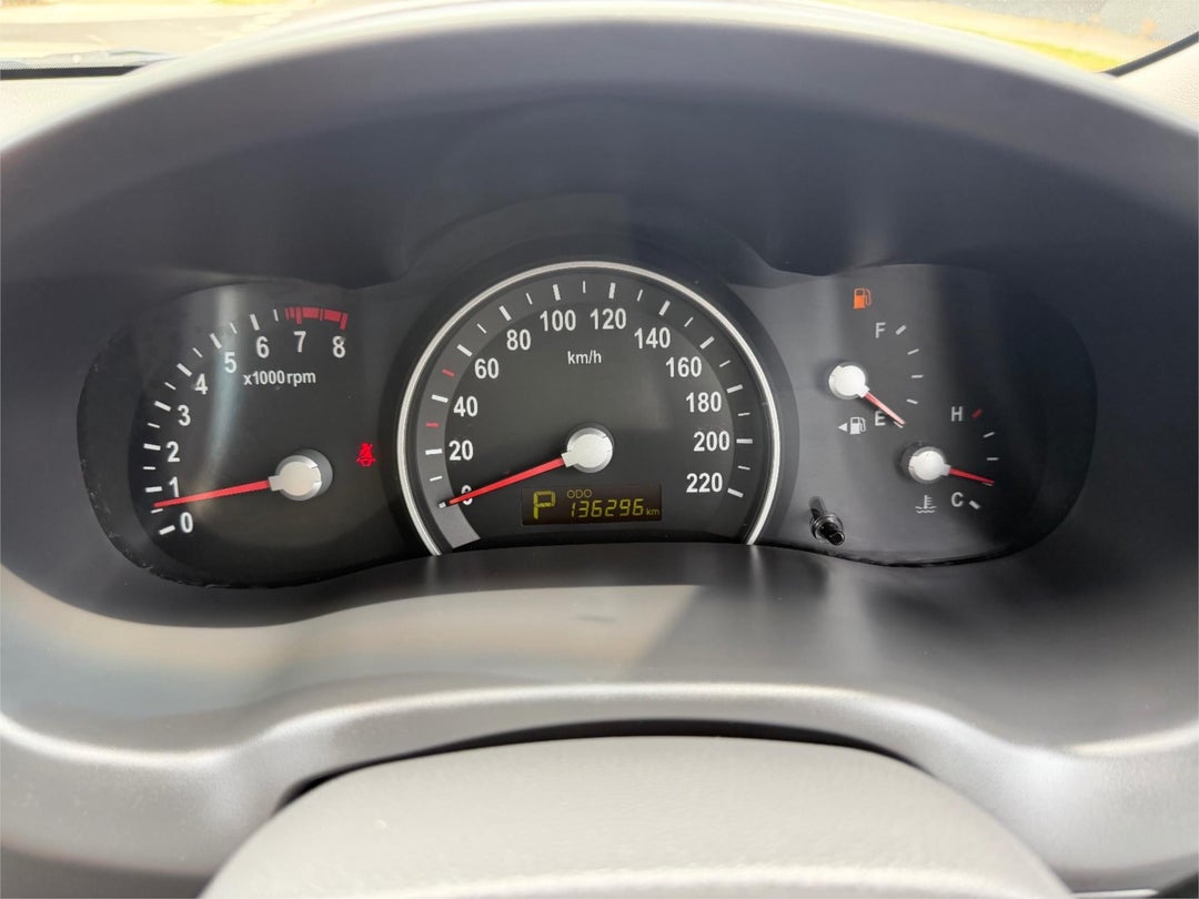 2014 Kia Grand Carnival Platinum, Automatic, 136273 km, Photo 19