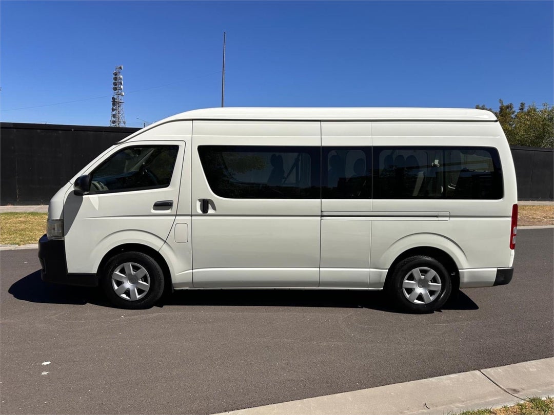 2013 Toyota Hiace Commuter, Automatic, 93312 km, Photo 4