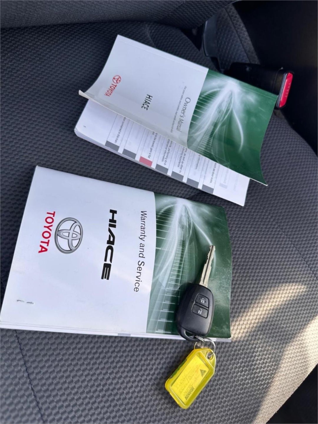 2013 Toyota Hiace Commuter, Automatic, 93312 km, Photo 18