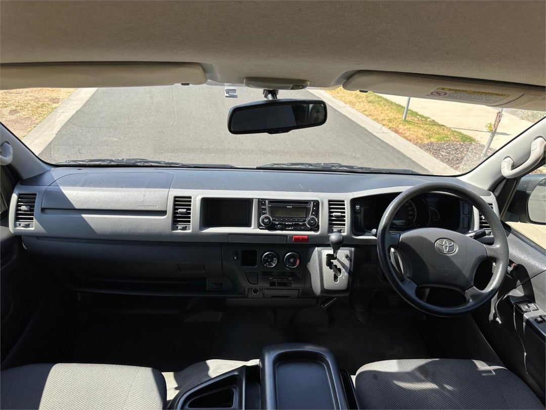 2013 Toyota Hiace Commuter, Automatic, 93312 km, Photo 16