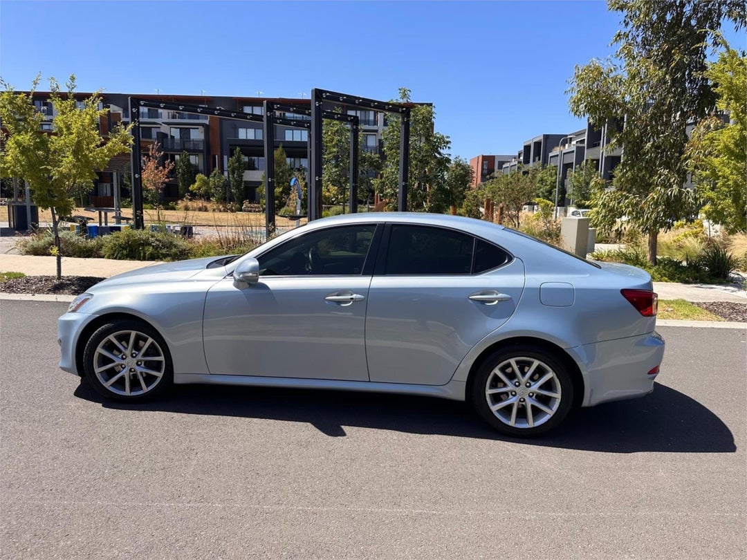 2010 Lexus Is250 Prestige, Automatic, 139422 km, Photo 3