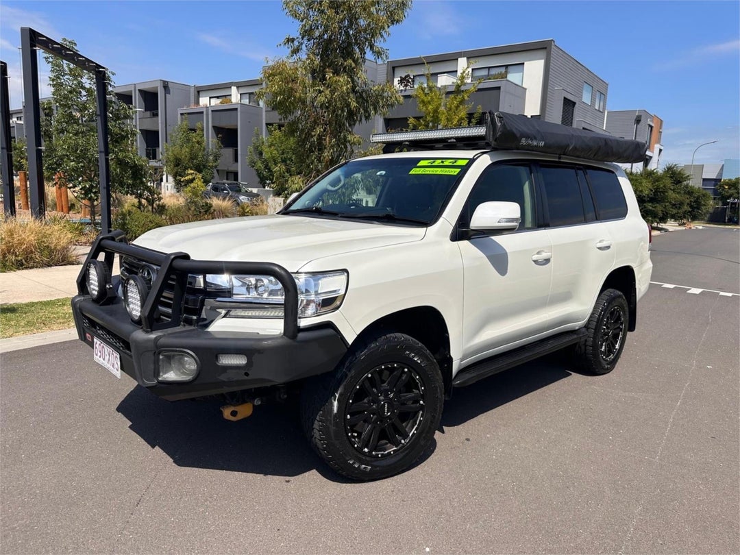 2017 Toyota Landcruiser Vx, Automatic, 194248 km, Photo 2