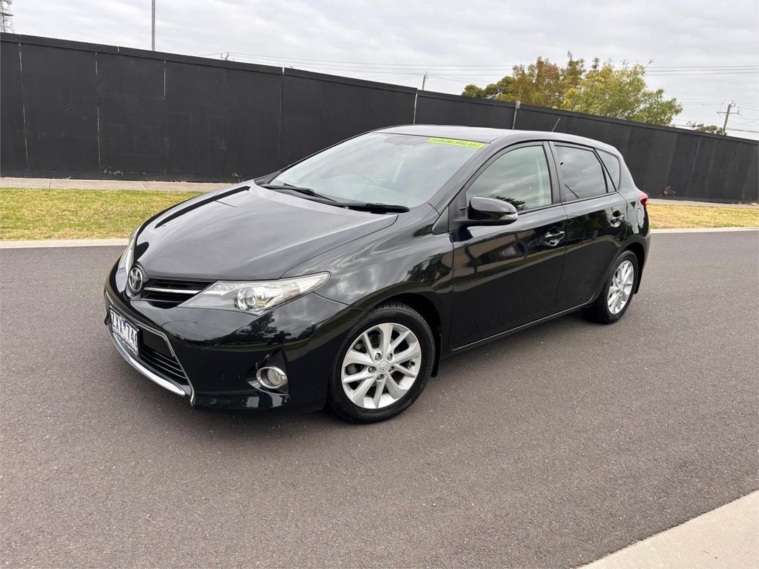 2013 Toyota Corolla Ascent Sport, Automatic, 182670 km, Photo 3